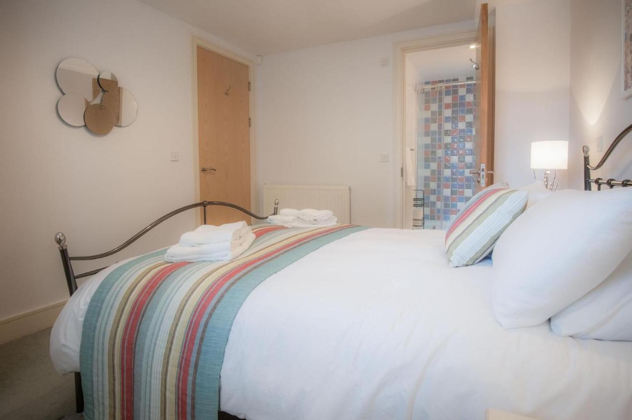 Minarvon - 2 Bedroom Apartment - Saundersfoot Exterior photo