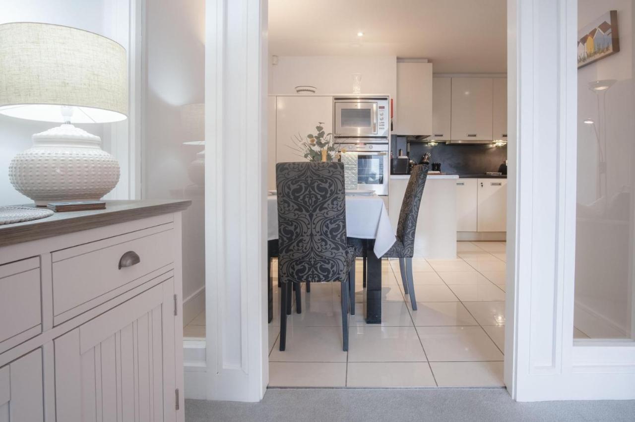 Minarvon - 2 Bedroom Apartment - Saundersfoot Exterior photo