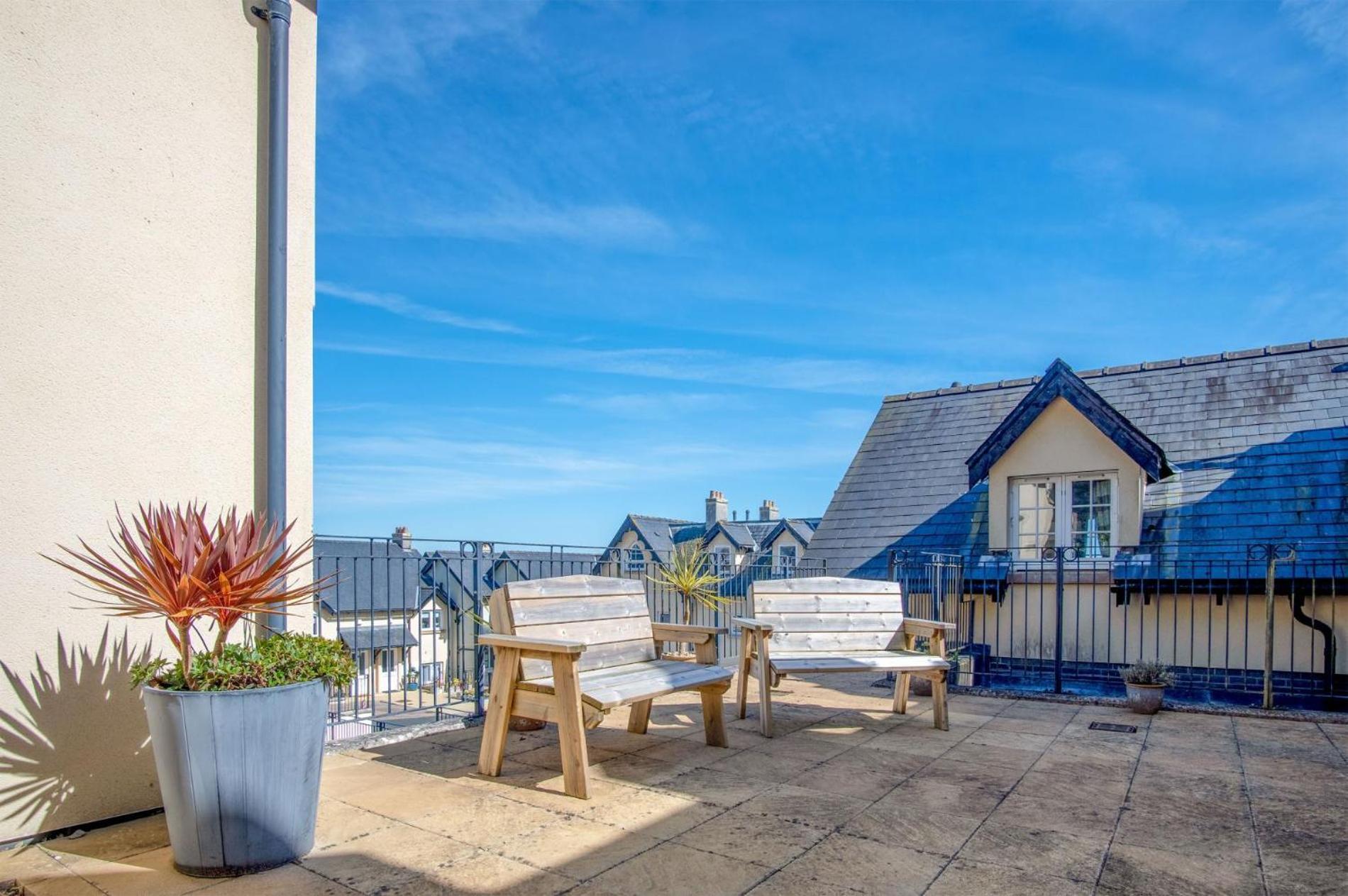 Minarvon - 2 Bedroom Apartment - Saundersfoot Exterior photo